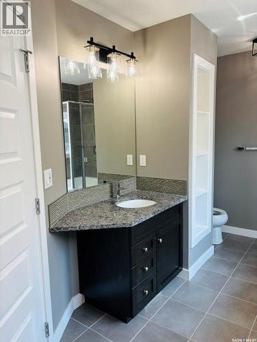 411 Flynn Lane, Saskatoon, SK - Indoor Photo Showing Bathroom