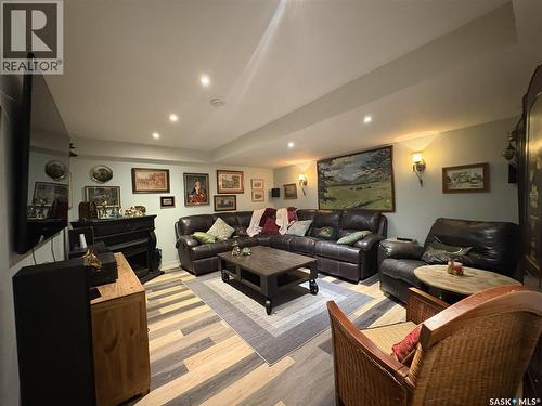 Canada Goose Lodge, Bayne Rm No. 371, SK - Indoor Photo Showing Living Room