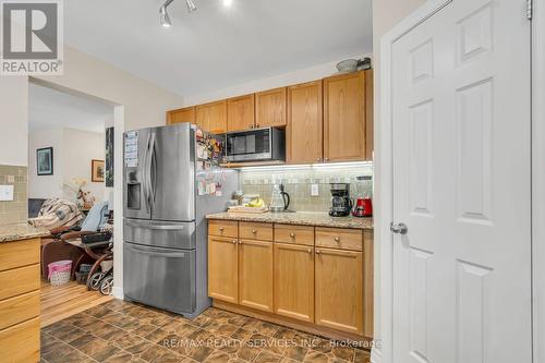 752 North Leaksdale Circle, London South, ON - Indoor Photo Showing Kitchen