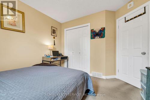752 North Leaksdale Circle, London South, ON - Indoor Photo Showing Bedroom