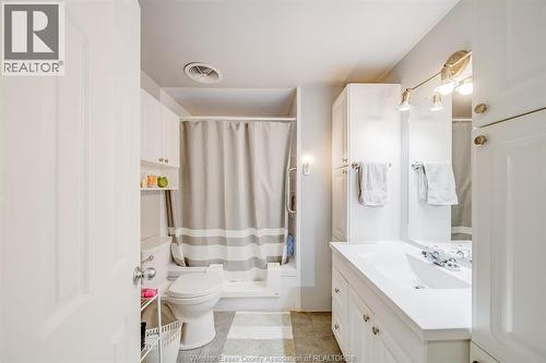 110 Brooks Boulevard, Lakeshore, ON - Indoor Photo Showing Bathroom