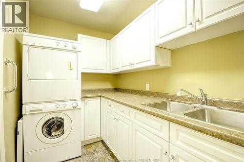 81 Crosswinds, Kingsville, ON - Indoor Photo Showing Laundry Room