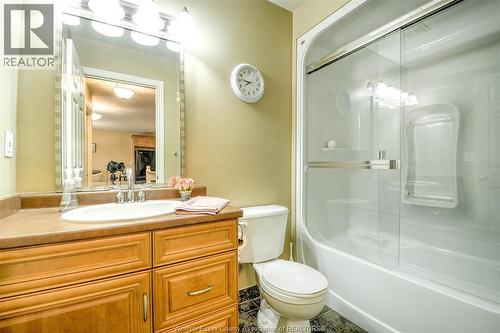 81 Crosswinds, Kingsville, ON - Indoor Photo Showing Bathroom