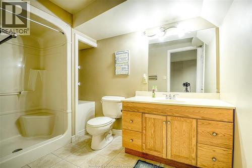 81 Crosswinds, Kingsville, ON - Indoor Photo Showing Bathroom
