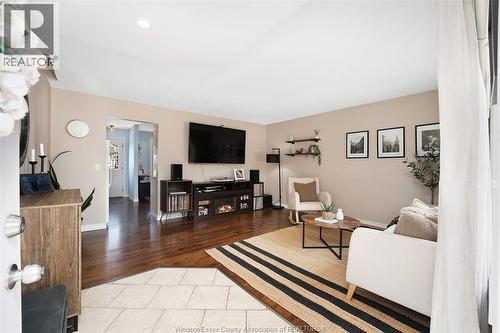347 St. Peter Street, Belle River, ON - Indoor Photo Showing Living Room