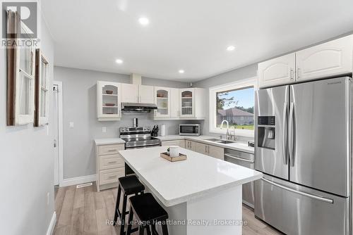 20 Queen Street W, Minto, ON - Indoor Photo Showing Kitchen