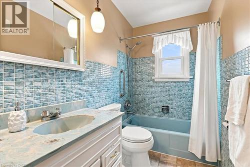 184 Murdock Avenue, Waterloo, ON - Indoor Photo Showing Bathroom
