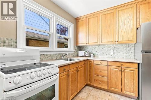 184 Murdock Avenue, Waterloo, ON - Indoor Photo Showing Kitchen