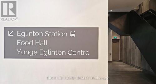 Upper - 6 Eglinton Avenue E, Toronto, ON 