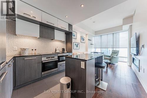 5403 - 8 The Esplanade, Toronto, ON - Indoor Photo Showing Kitchen With Upgraded Kitchen