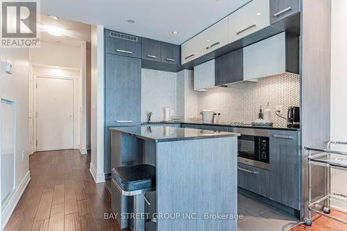 5403 - 8 The Esplanade, Toronto, ON - Indoor Photo Showing Kitchen With Upgraded Kitchen