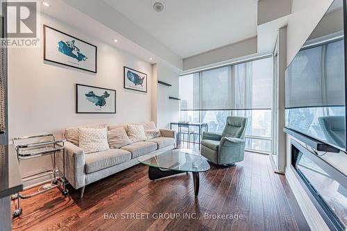 5403 - 8 The Esplanade, Toronto, ON - Indoor Photo Showing Living Room