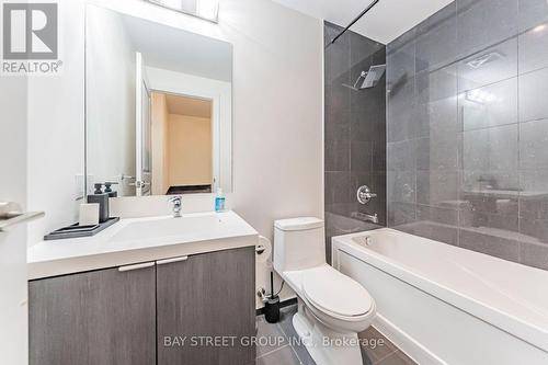 5403 - 8 The Esplanade, Toronto, ON - Indoor Photo Showing Bathroom