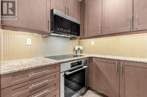603 - 1 Bedford Road, Toronto, ON - Indoor Photo Showing Kitchen With Upgraded Kitchen