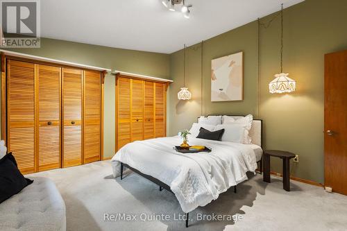 366 Farnham Road, Belleville (Thurlow Ward), ON - Indoor Photo Showing Bedroom