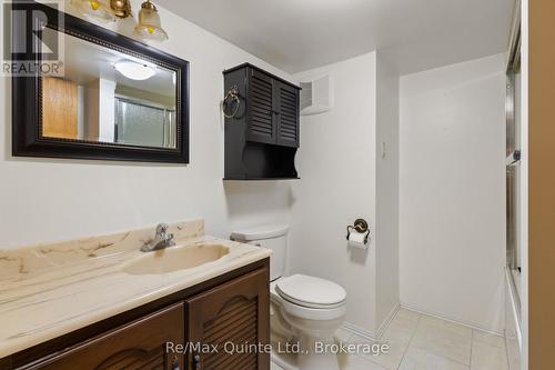 366 Farnham Road, Belleville (Thurlow Ward), ON - Indoor Photo Showing Bathroom