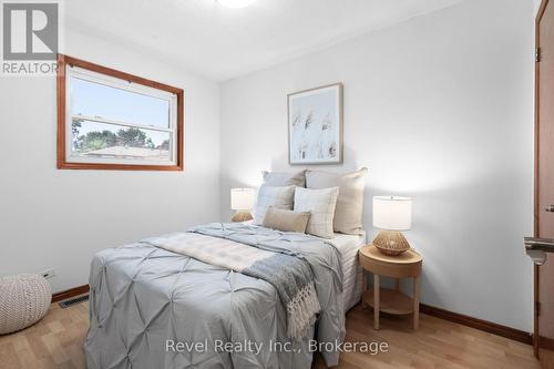 142 Sanderling Crescent, Kawartha Lakes (Lindsay), ON - Indoor Photo Showing Bedroom