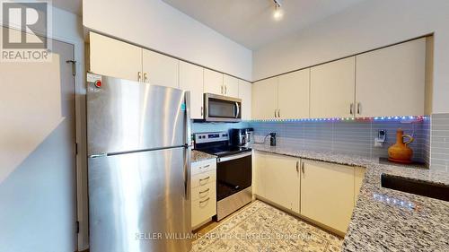 508 - 10 Meadowglen Pl., Toronto, ON - Indoor Photo Showing Kitchen