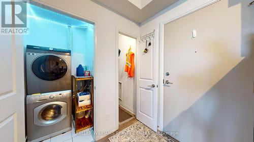508 - 10 Meadowglen Pl., Toronto, ON - Indoor Photo Showing Laundry Room
