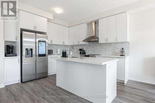 47 Ed Ewert Avenue, Clarington, ON - Indoor Photo Showing Kitchen With Upgraded Kitchen