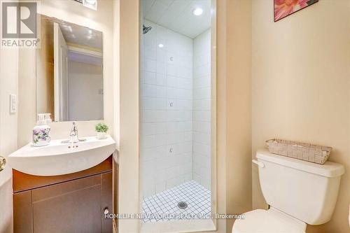 204 - 35 Strangford Lane, Toronto, ON - Indoor Photo Showing Bathroom