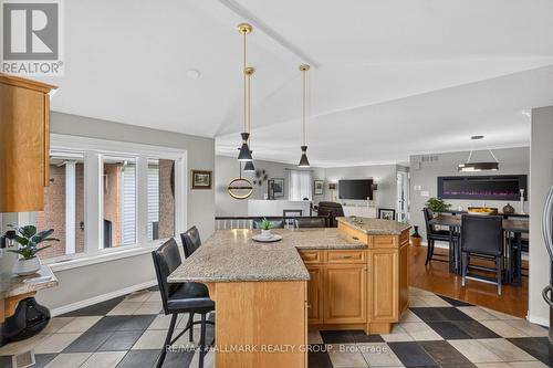 139 Castle Glen Crescent, Ottawa, ON - Indoor Photo Showing Kitchen