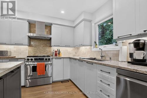 21 Delamere Drive, Ottawa, ON - Indoor Photo Showing Kitchen With Upgraded Kitchen