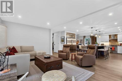 21 Delamere Drive, Ottawa, ON - Indoor Photo Showing Living Room