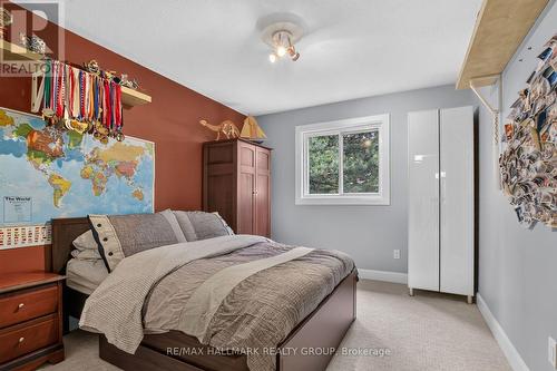 21 Delamere Drive, Ottawa, ON - Indoor Photo Showing Bedroom