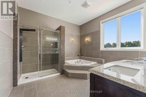 1607 Landel Drive, Ottawa, ON - Indoor Photo Showing Bathroom