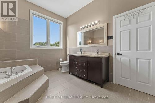1607 Landel Drive, Ottawa, ON - Indoor Photo Showing Bathroom