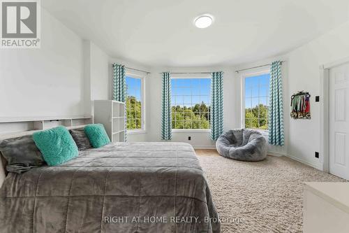 1607 Landel Drive, Ottawa, ON - Indoor Photo Showing Bedroom
