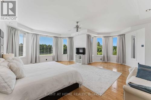 1607 Landel Drive, Ottawa, ON - Indoor Photo Showing Bedroom