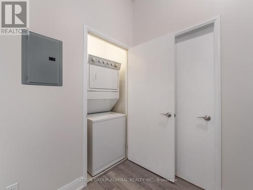 512 - 2900 Highway 7, Vaughan, ON - Indoor Photo Showing Laundry Room