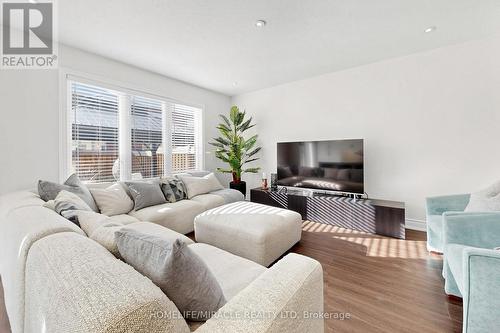 159 Weston Drive, Milton, ON - Indoor Photo Showing Living Room