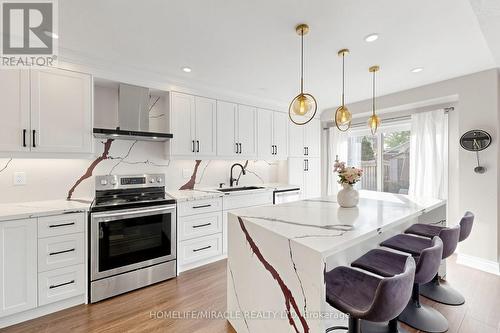 159 Weston Drive, Milton, ON - Indoor Photo Showing Kitchen With Upgraded Kitchen