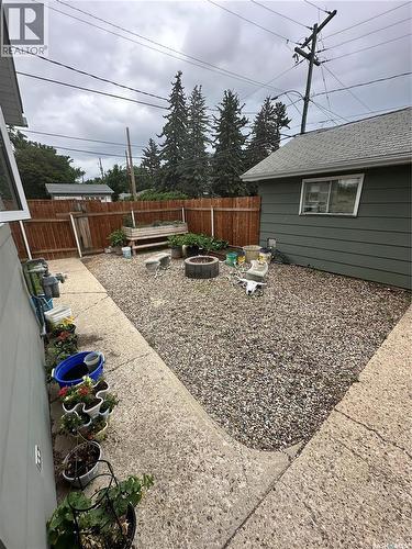 1085 4Th Avenue Nw, Moose Jaw, SK - Outdoor