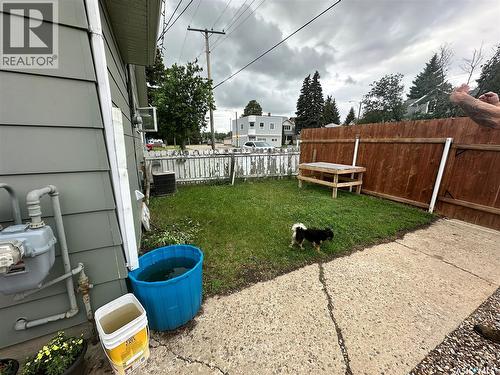 1085 4Th Avenue Nw, Moose Jaw, SK - Outdoor