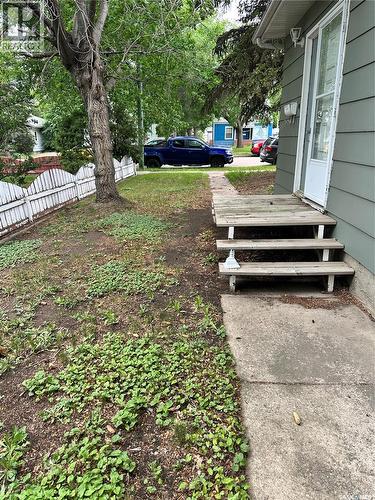 1085 4Th Avenue Nw, Moose Jaw, SK - Outdoor