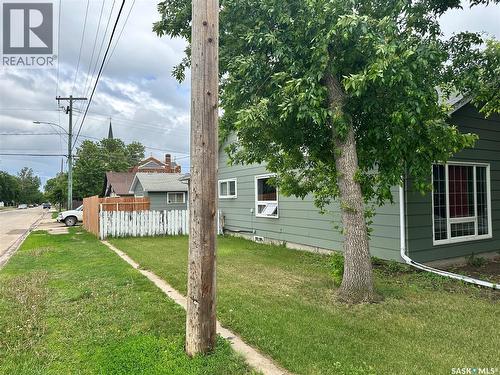 1085 4Th Avenue Nw, Moose Jaw, SK - Outdoor