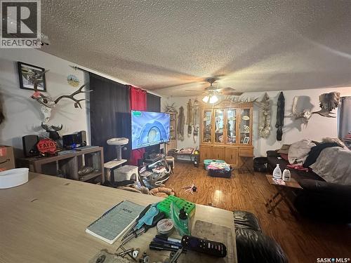 1085 4Th Avenue Nw, Moose Jaw, SK - Indoor