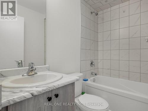 1 Markle Crescent, Hamilton, ON - Indoor Photo Showing Bathroom