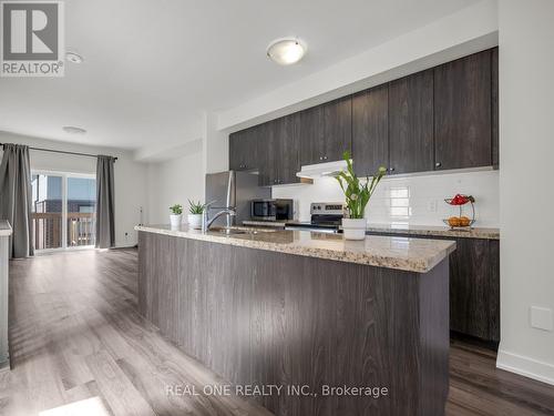 1 Markle Crescent, Hamilton, ON - Indoor Photo Showing Kitchen With Upgraded Kitchen