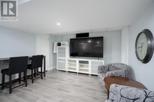 119 Charlotte Place, Kitchener, ON - Indoor Photo Showing Living Room