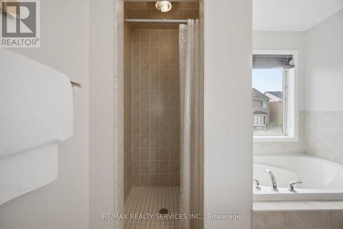 9 Ollie Avenue, Brampton, ON - Indoor Photo Showing Bathroom
