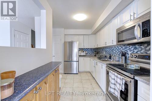 30 Dawson Road, Orangeville, ON - Indoor Photo Showing Kitchen With Double Sink