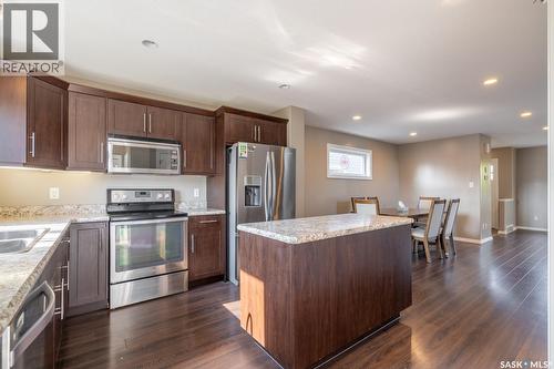 4648 James Hill Road, Regina, SK - Indoor Photo Showing Kitchen With Stainless Steel Kitchen With Upgraded Kitchen