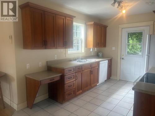437 Main Street, Middleton, NS - Indoor Photo Showing Kitchen With Double Sink