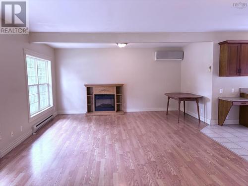 437 Main Street, Middleton, NS - Indoor Photo Showing Living Room