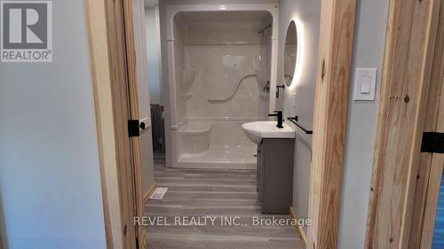 434 Park Lane, Black River-Matheson (Matheson), ON - Indoor Photo Showing Bathroom